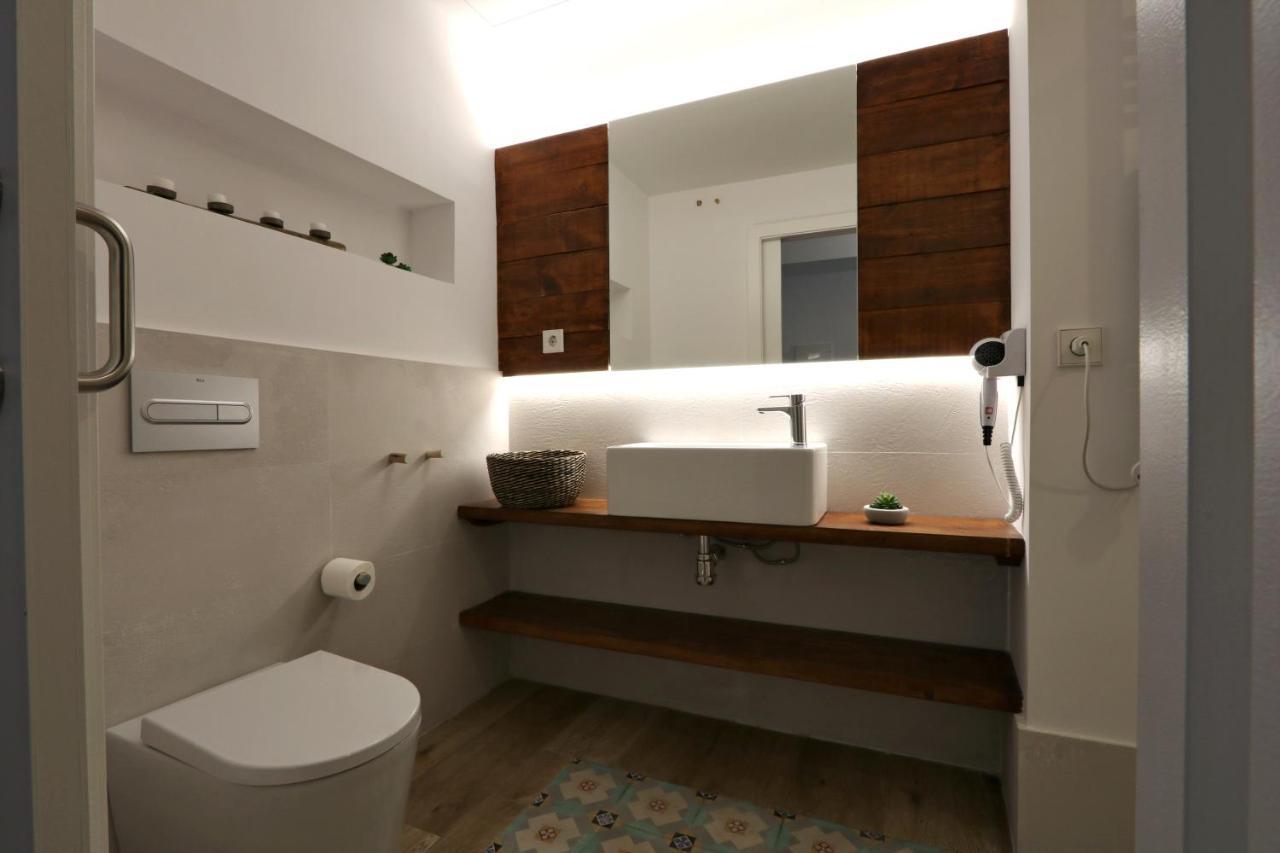 ClassBedroom Port Ramblas Barcelona Exteriör bild